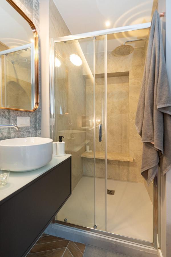Colosseo Luxe Apartment In The Center Of Rome Exterior photo